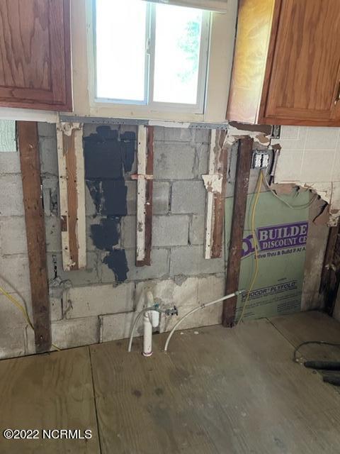 304 E Academy St, Robersonville, NC 27871 - interior space