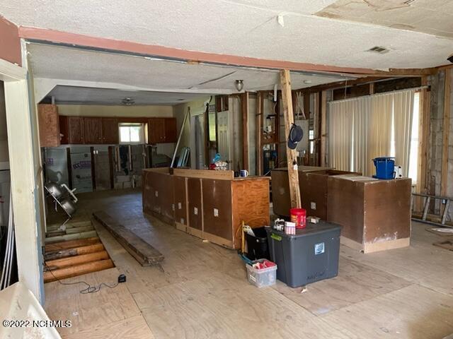 304 E Academy St, Robersonville, NC 27871 - interior space