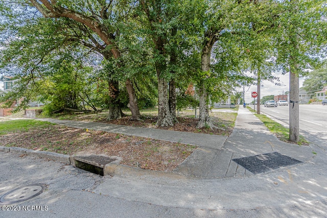 Listing photo 2 for 620 Dawson St, Wilmington NC 28401