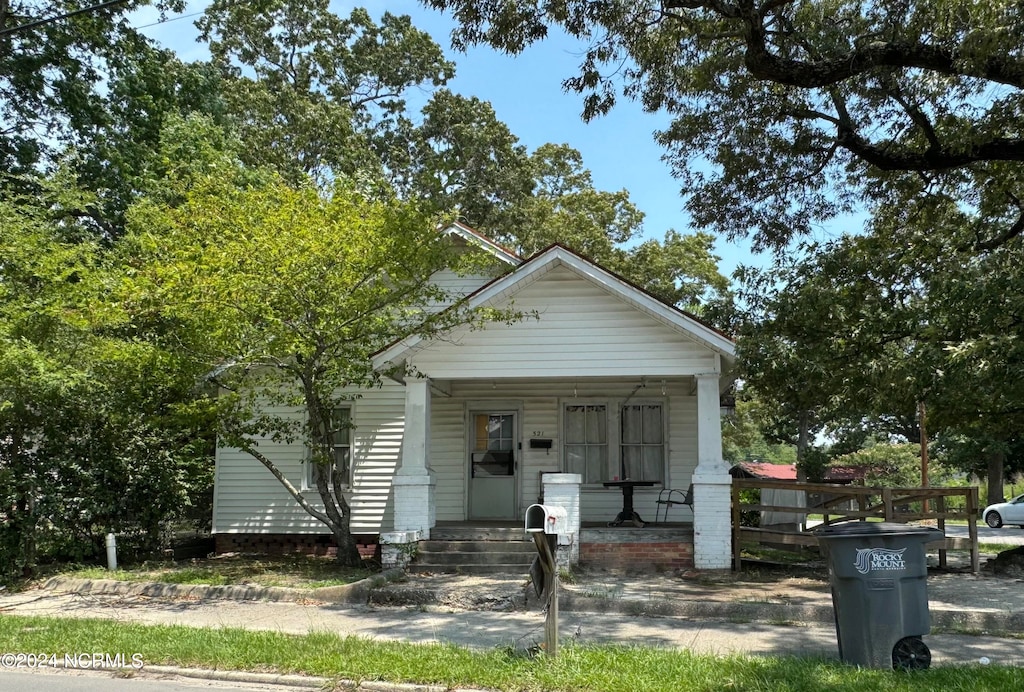 view of front of home with covered porch