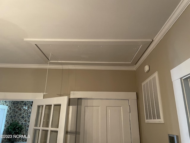 details featuring crown molding