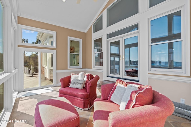 sunroom with lofted ceiling