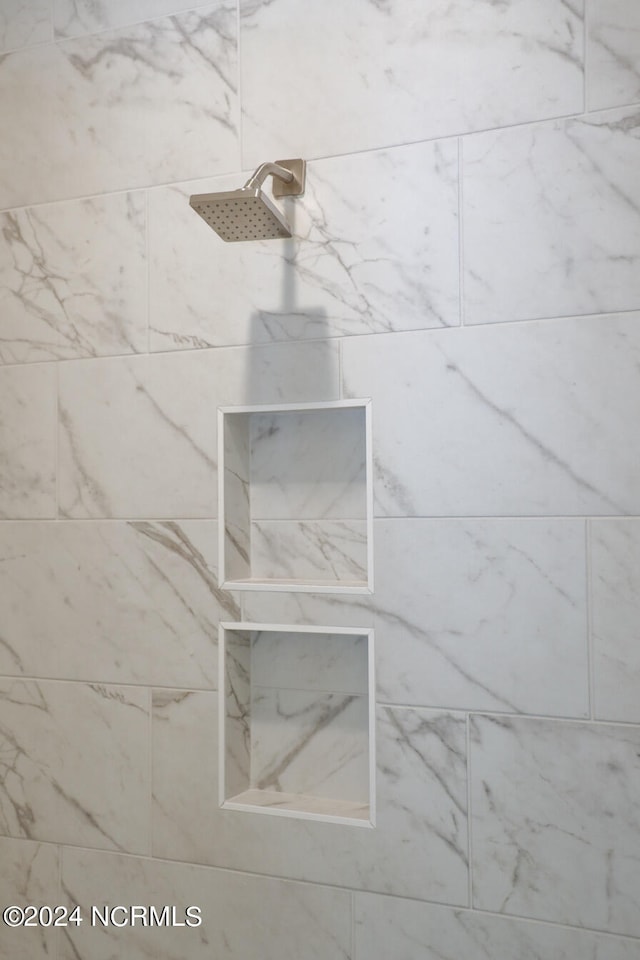 235 Weathersbee Dr, Hampstead, NC 28443 - interior details featuring a tile shower