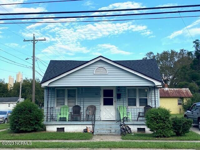 bungalow-style house featuring covered porch