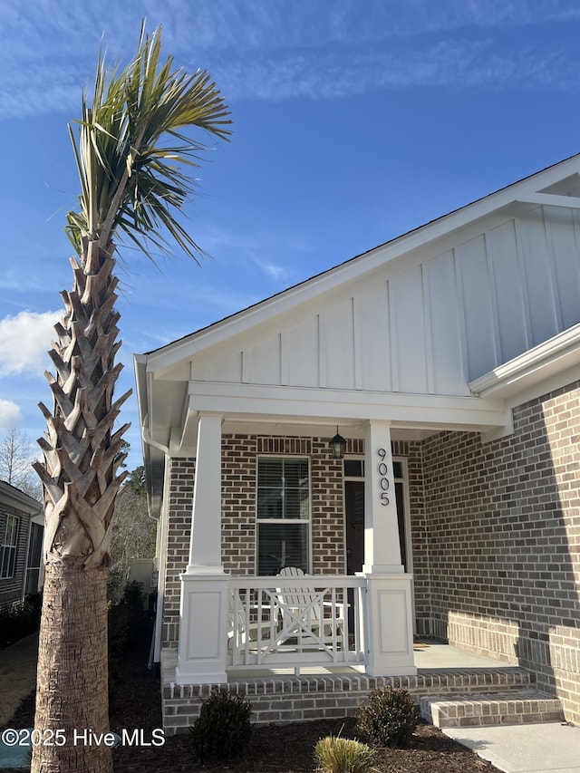 view of front of property with a porch