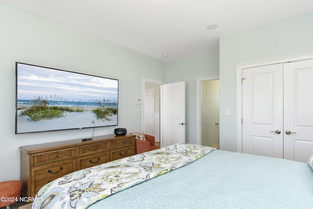 bedroom featuring a closet