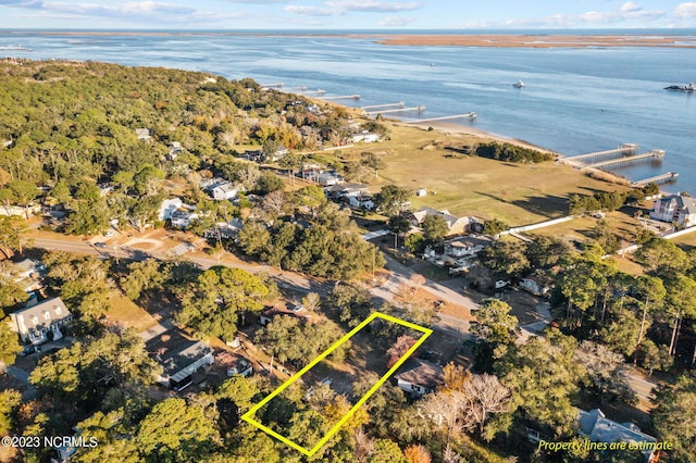 Listing photo 3 for 717 E Moore St, Southport NC 28461