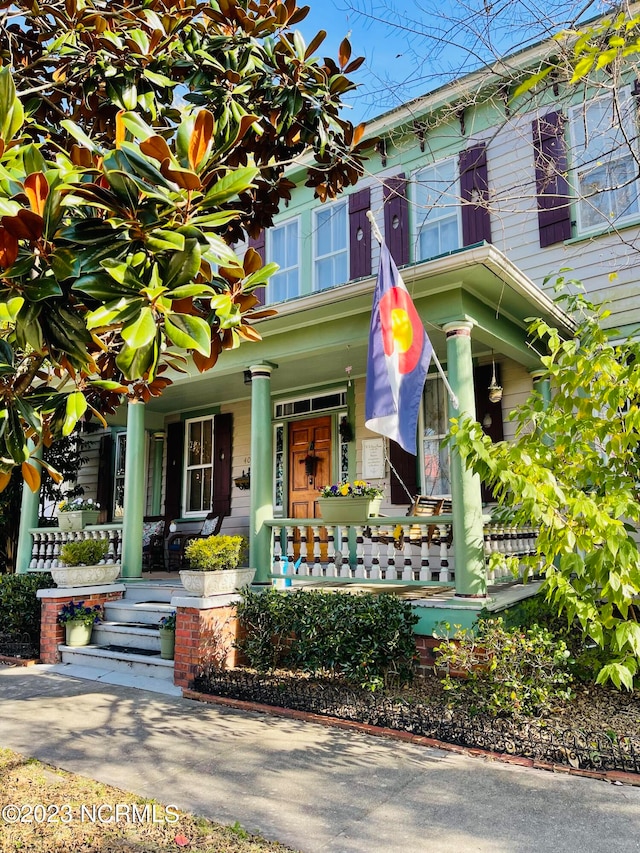 view of front of house featuring covered porch