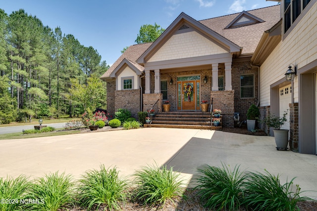 craftsman house featuring a garage