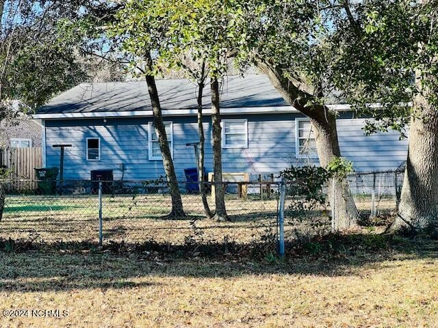 view of side of property