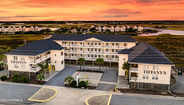 view of aerial view at dusk