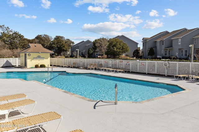 view of swimming pool featuring a patio