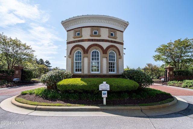 view of front of house