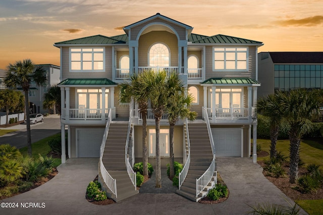 view of front facade featuring a garage