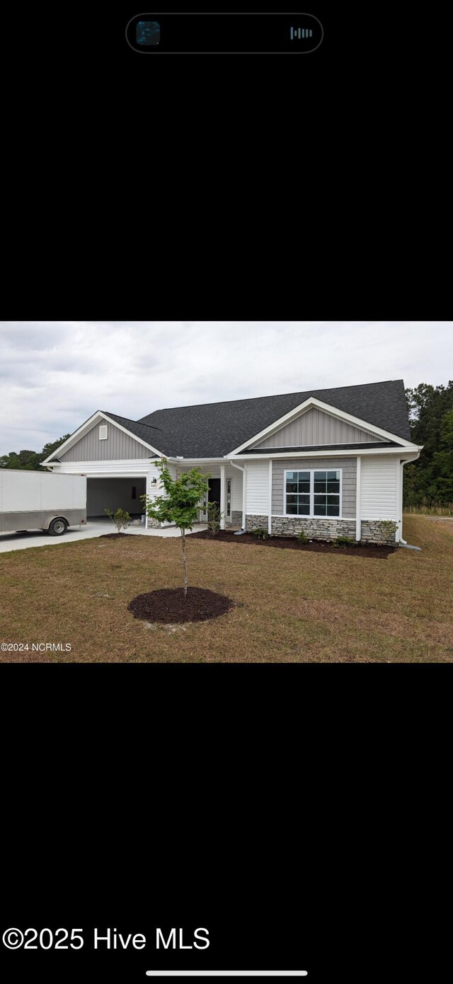 craftsman-style home featuring a garage