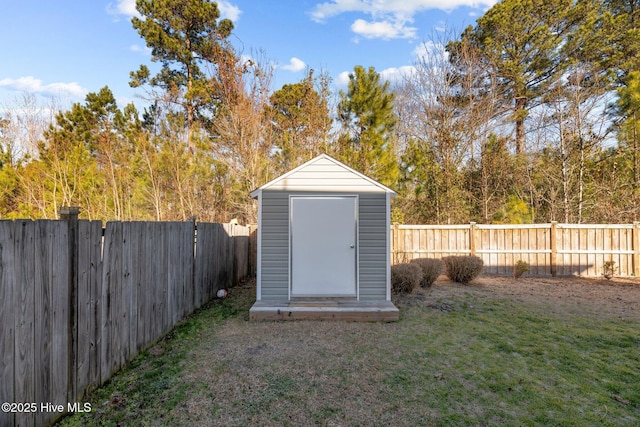 view of outdoor structure with a yard