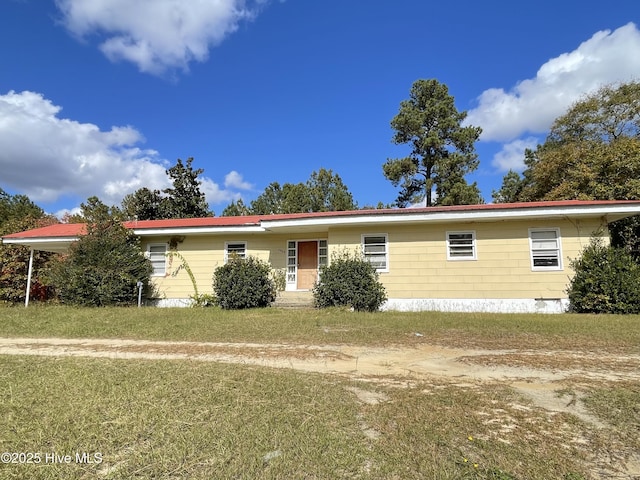 view of front of house with a front lawn