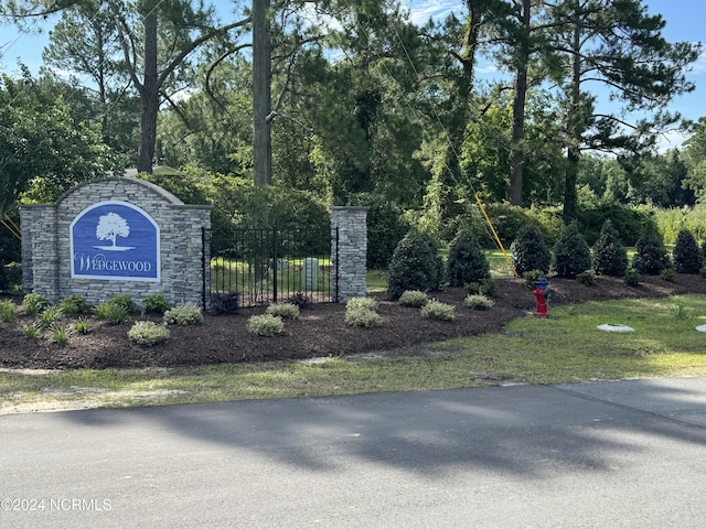 200 Slater Way, Jacksonville, NC 28540 - community sign featuring fence