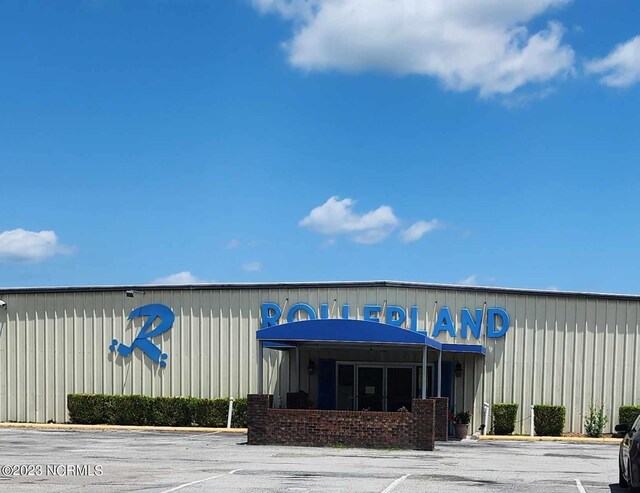 1430 Mona Passage Ct, New Bern, NC 28560 - view of building exterior with uncovered parking