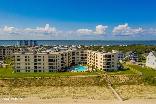 bird's eye view featuring a water view