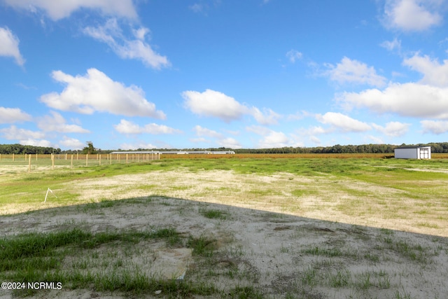 view of yard featuring a rural view