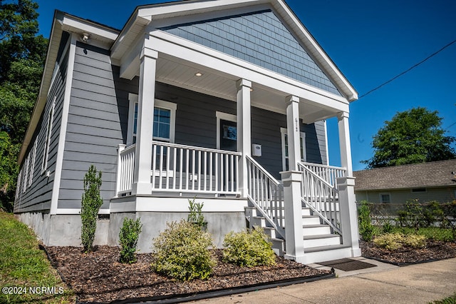 view of front facade with a porch