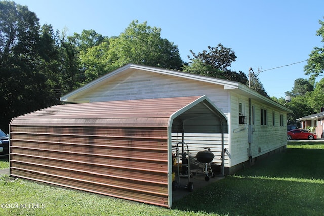 exterior space featuring a lawn