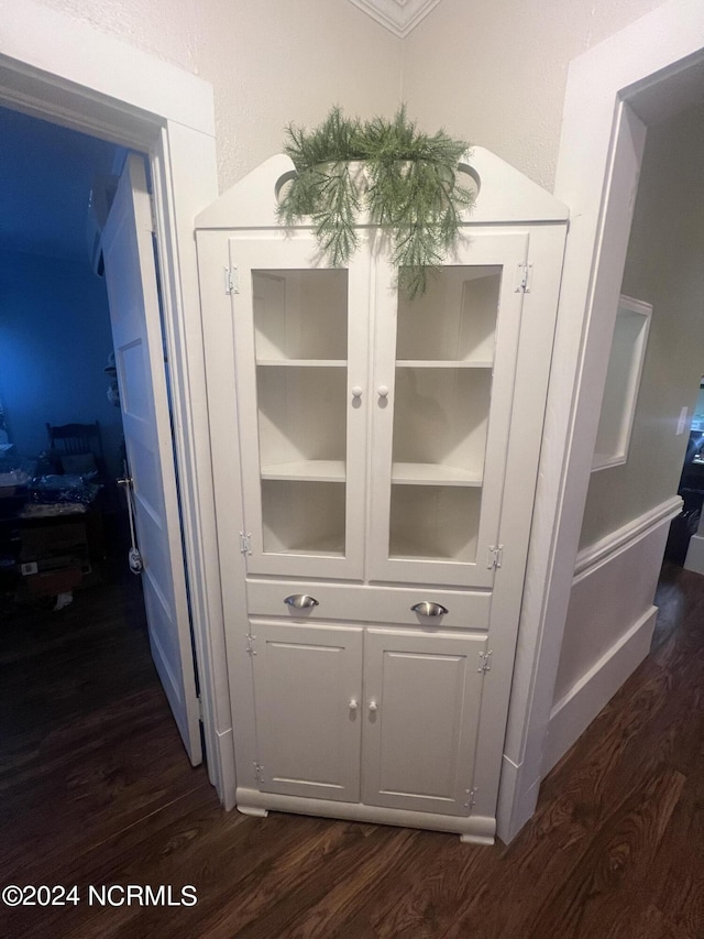 interior details with wood finished floors