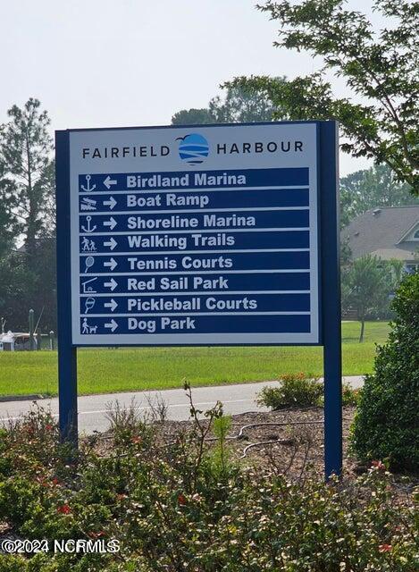 view of community / neighborhood sign