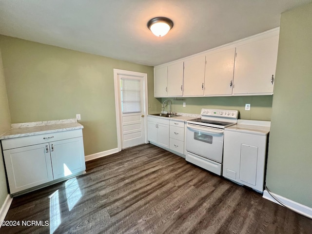 kitchen featuring electric stove, dark wood finished floors, white cabinetry, a sink, and baseboards