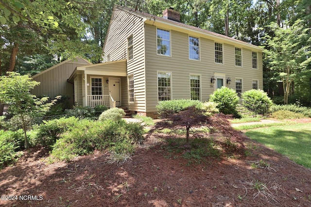 view of colonial inspired home