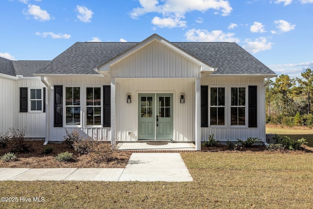 view of front of home with a front yard