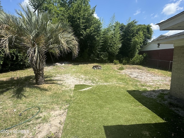 view of yard featuring fence