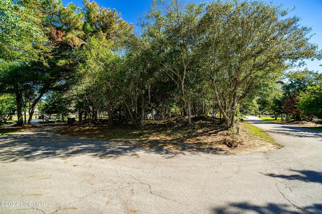 Listing photo 2 for 200 Pelican Point Ct, Emerald Isle NC 28594