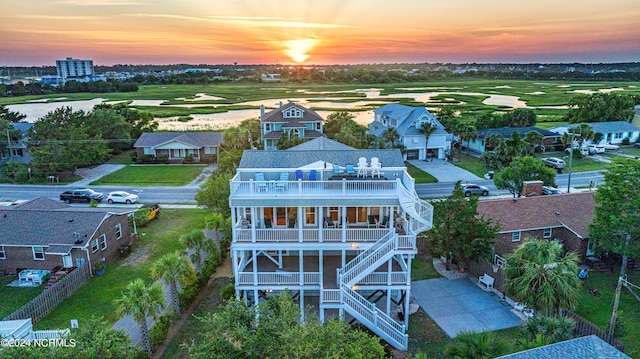 view of aerial view at dusk