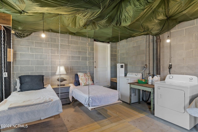 basement featuring independent washer and dryer