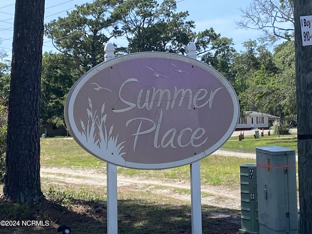 view of community / neighborhood sign