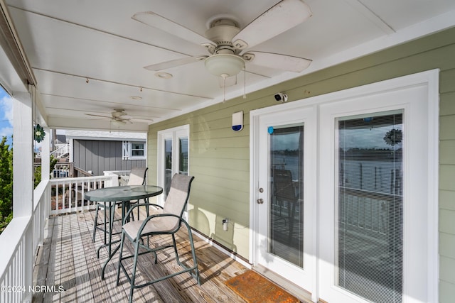 deck with ceiling fan