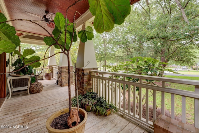 deck featuring ceiling fan