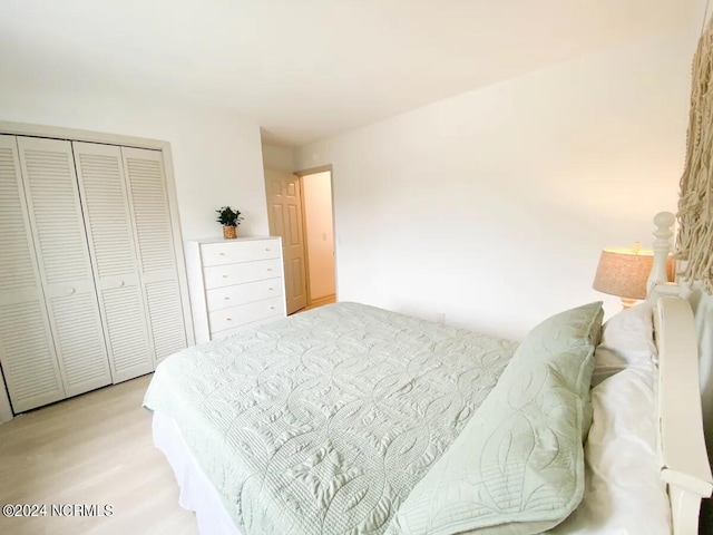 bedroom with a closet