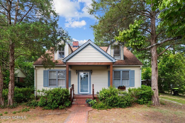 view of front of property