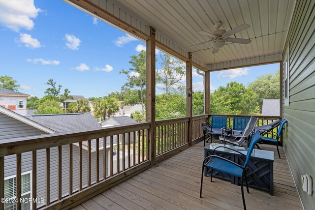 deck with ceiling fan