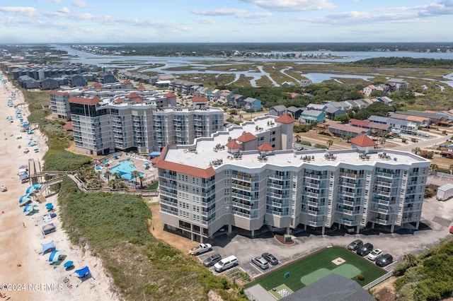 bird's eye view with a water view