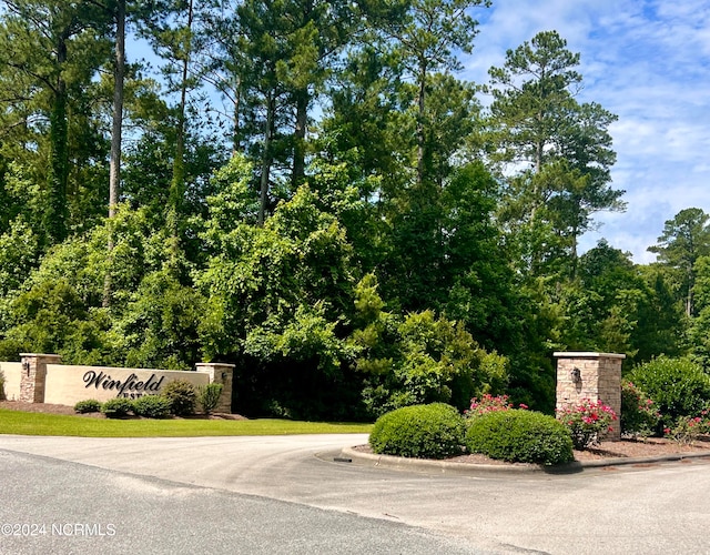 view of community / neighborhood sign