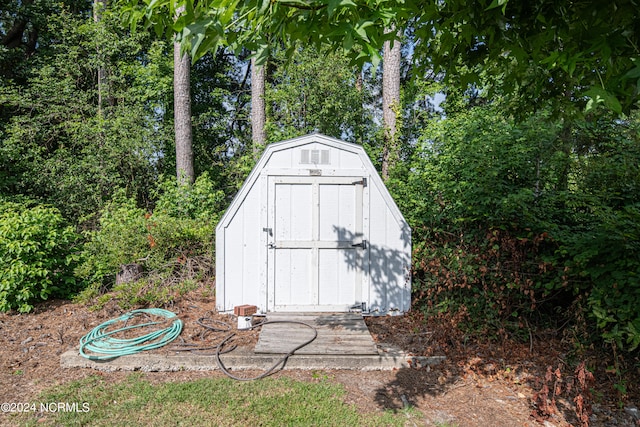 view of outdoor structure