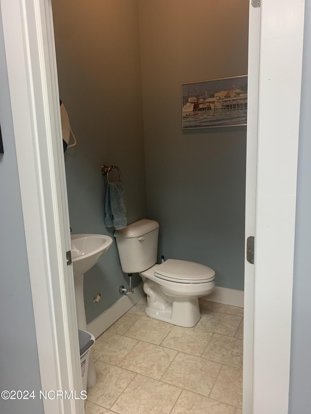 bathroom featuring toilet