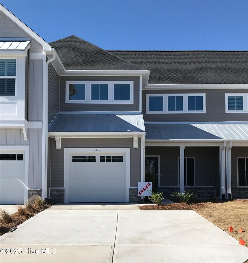 view of front of house featuring a garage