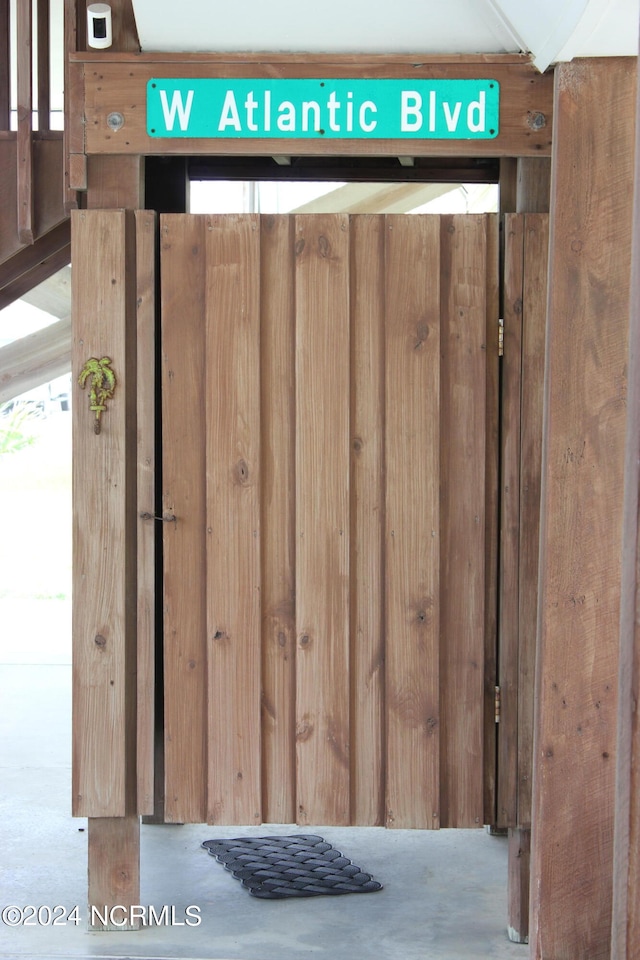 room details featuring concrete floors