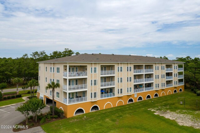 view of building exterior