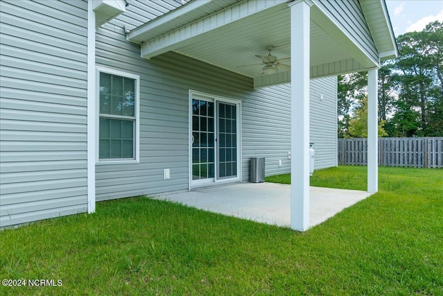 view of patio / terrace with ceiling fan